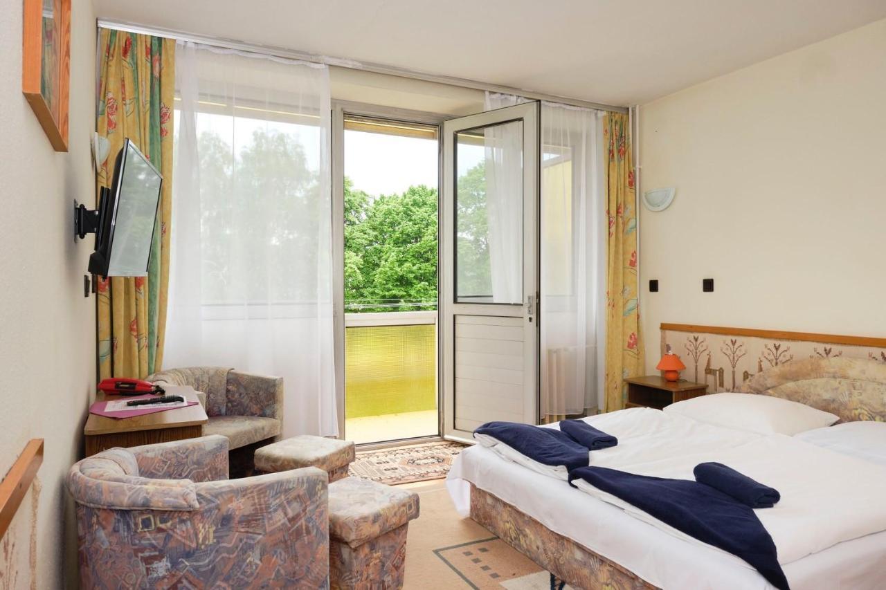 Hotel Lido Retro Balaton Vonyarcvashegy Exterior foto